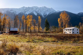 Pemberton Farmhouse by Outpost